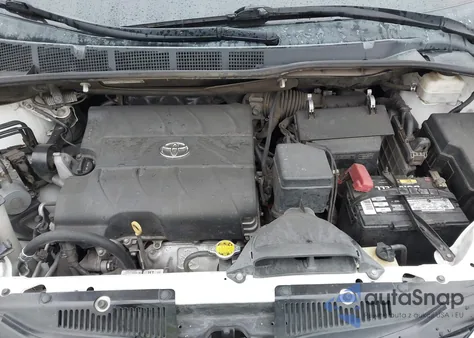 2014 Toyota Sienna Le V6 8 Passenger z USA, uszkodzony, nr VIN 5TDKK3DC1ES489733